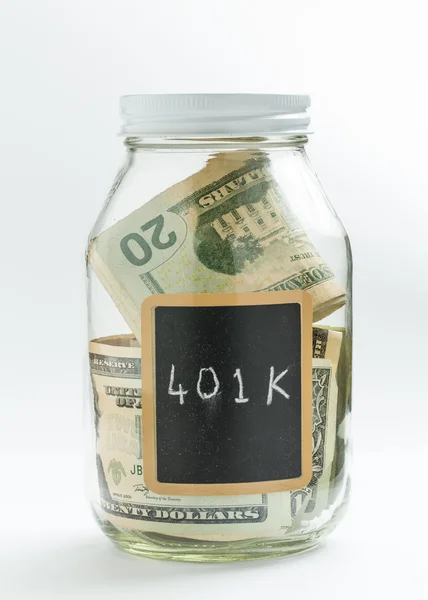 Glazen pot met krijt paneel gebruikt voor 401k pensionering — Stockfoto