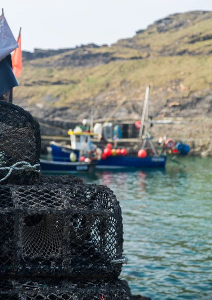 Pentole per aragoste o trappole sulla parete portuale di Boscastle — Foto Stock