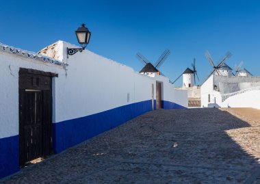 Campo de CRIPT La Mancha, İspanya yel değirmeni