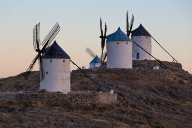 Yel değirmeni de Consuegra, La Mancha, İspanya