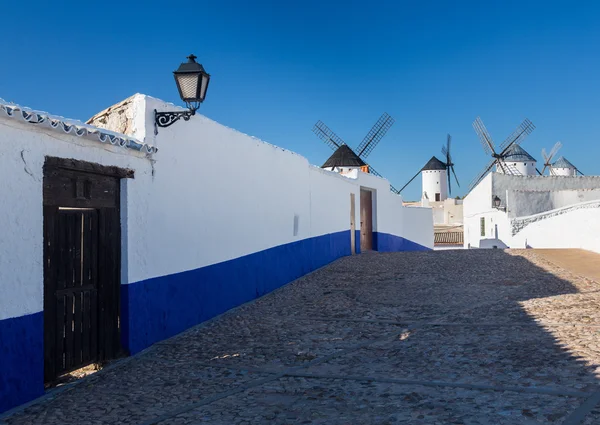 Windmühle am campo de criptana la mancha, Spanien — Stockfoto