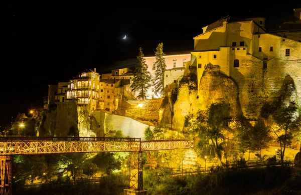 Foto notturna di Cuenca a Castilla-La Mancha, Spagna — Foto Stock