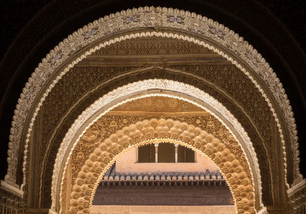 Serie av bågar i Alhambra palace Granada — Stockfoto