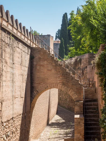 Vista de las murallas de la Alhambra de Granada en España — Foto de Stock