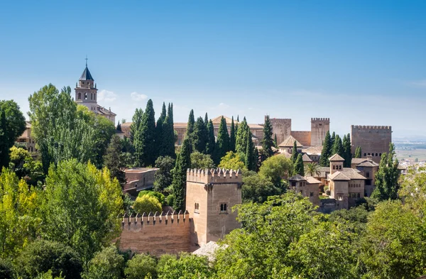 Vista del Palacio de la Alhambra en Granada en España — Foto de Stock