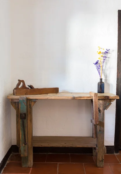 Traditional woodworkers bench — Stock Photo, Image