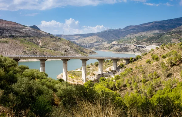 Autostrada A-44 attraverso le montagne della Sierra Nevada — Foto Stock