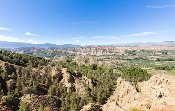 Vista sobre o acidentado vale erodido perto de Guadix Espanha — Fotografia de Stock