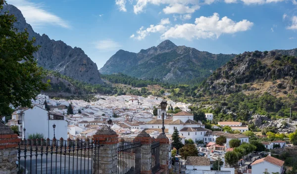 Beroemde oude hilltown van Grazalema in Andalusië — Stockfoto