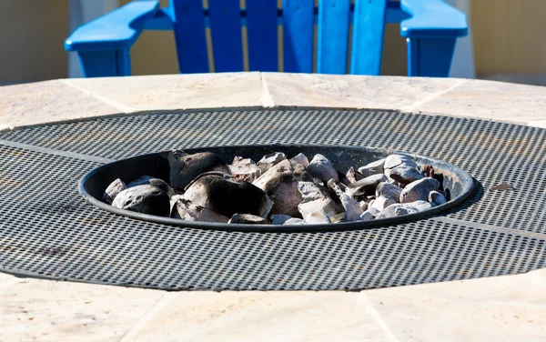 Modern firepit with white hot coals — Stock Photo, Image