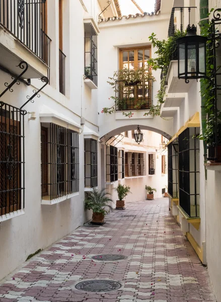 Griglie per finestre in via Marbella — Foto Stock