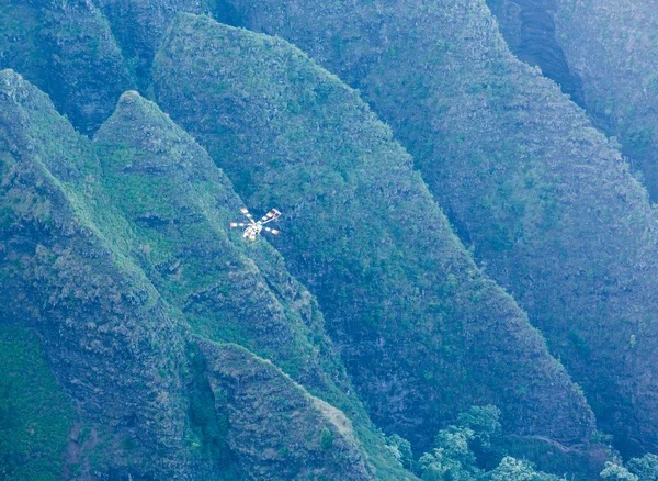 El sendero Awaawapuhi termina en el acantilado sobre la costa de Na Pali en Kauai — Foto de Stock