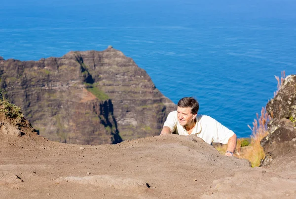 El sendero Awaawapuhi termina en el acantilado sobre la costa de Na Pali en Kauai — Foto de Stock