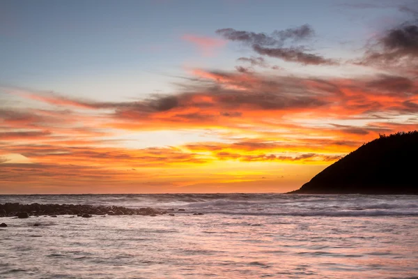 Sonnenaufgang am Strand von Moloa 'a, Kauai, Hawaii — Stockfoto