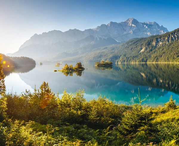 Schöner alpiner See — Stockfoto
