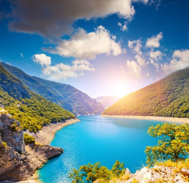 Karadağ'daki Piva Nehri