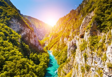 Karadağ'daki Piva Nehri
