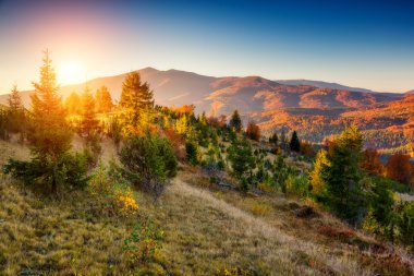 renkli sonbahar dağlar