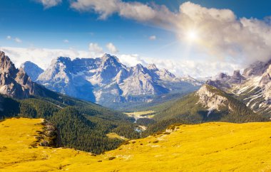 Cadini di Misurina aralığı ve Sorapis grup görünümü
