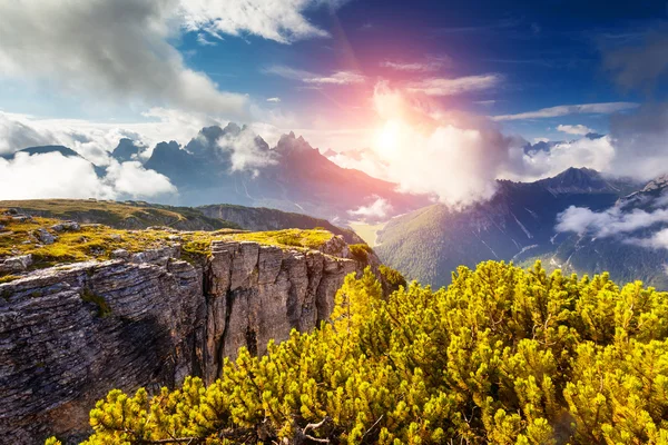 Krásný výhled na pohoří cadini di misurina — Stock fotografie