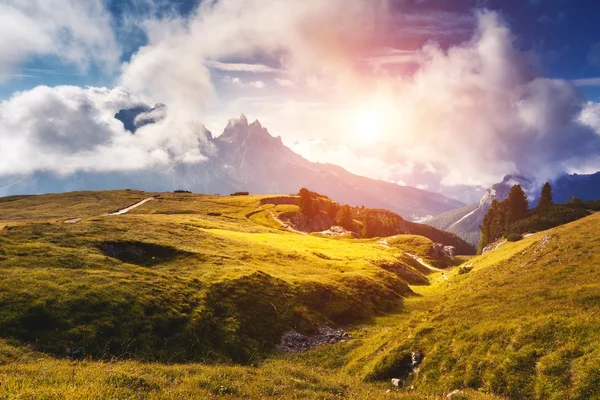 Cadini di misurina aralığı büyük görünümü — Stok fotoğraf