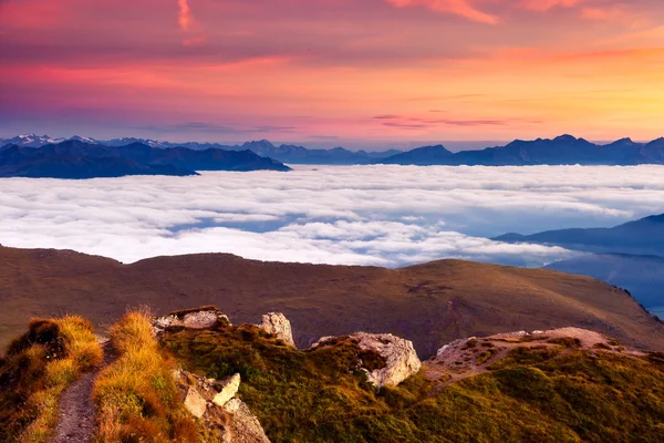 Great view of the foggy Gardena valley. — Stock Photo, Image