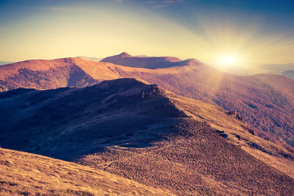 Sunny day is in mountain landscape — Stock Photo, Image