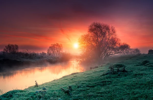 Increíble paisaje al amanecer — Foto de Stock