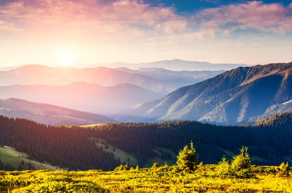 Güzel Dağlar Manzarası — Stok fotoğraf