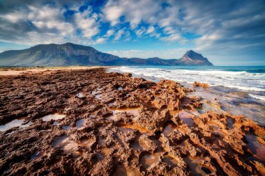 Tabiatı Monte Cofano görünümünü.