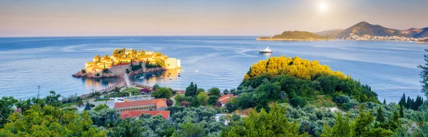 Fantastische Aussicht auf die Sveti Stefan — Stockfoto