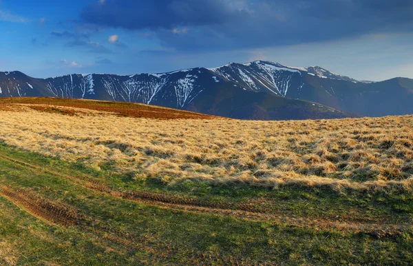 Schöne Berglandschaft — Stockfoto