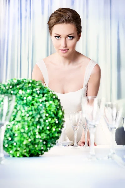 Bride in restaurant. — Stock Photo, Image
