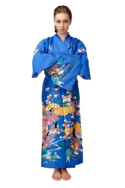genç kadın olarak Japon kimono beyaz zemin üzerine izole.