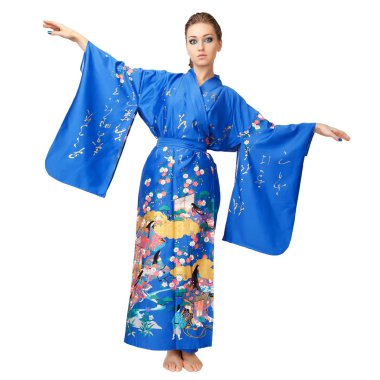 genç kadın olarak Japon kimono beyaz zemin üzerine izole.