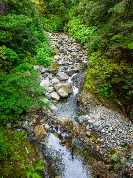 Denny Creek Trail Mycket Populär Och Goda Skäl Naturlig Vattenrutschbana — Stockfoto