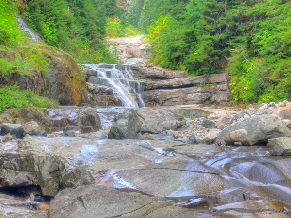 Denny Creek Trail Mycket Populär Och Goda Skäl Naturlig Vattenrutschbana — Stockfoto