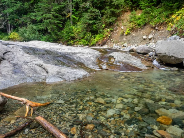 Denny Creek Trail Extremamente Popular Por Uma Boa Razão Escorrega — Fotografia de Stock