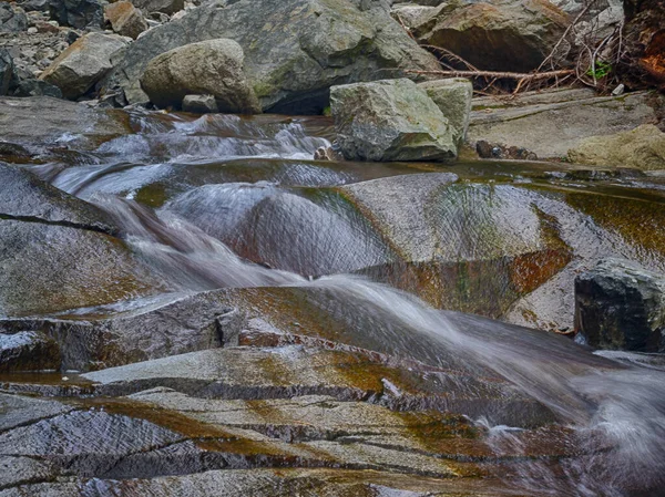 Denny Creek Trail Είναι Εξαιρετικά Δημοφιλές Και Για Καλό Λόγο — Φωτογραφία Αρχείου