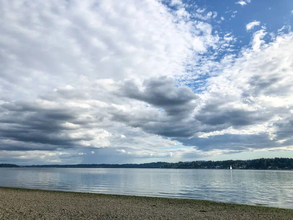 Burfoot Park, Thurston County, Washington 'da bulunan bir parktır. Burfoot Parkı, Puget Sound Körfezi 'nin Budd Körfezi' nde 1,100 fit tuzlu su plajı olan 50 dönümlük bir araziye sahip..