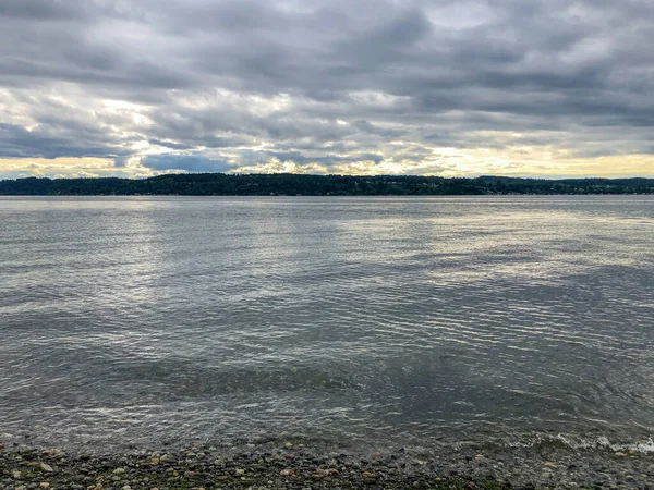 Mukilteo Deniz Feneri Parkı, Mukilteo şehrinin batı ucundaki deniz fenerini kapsar.