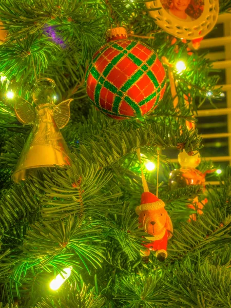 Enfeites Natal São Decorações Geralmente Feitas Vidro Metal Madeira Cerâmica — Fotografia de Stock