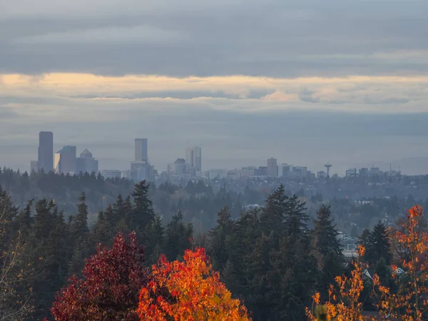 Seattle Solnedgång Skyline Molnig Dag — Stockfoto