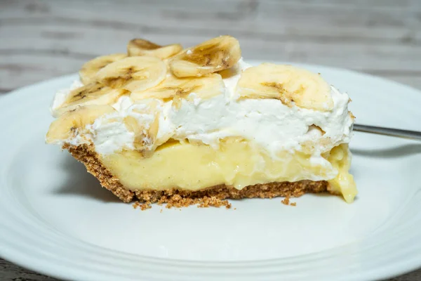 Banana Cream Pie might be the easiest of all the cream pie varieties and it\'s so amazing.