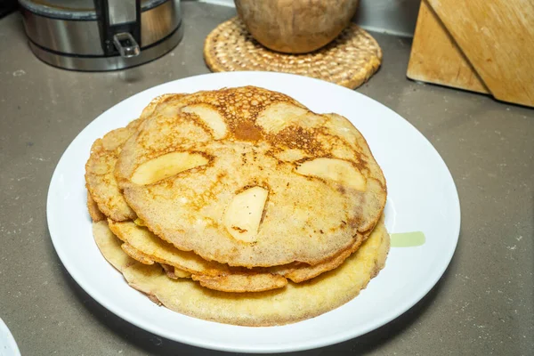 Apfelpfannkuchen Crêpes Aux Pommes Allemandes Sont Petit Déjeuner Léger Eggy — Photo