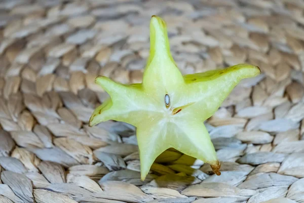 Carambola Znany Również Jako Gwiazdozbiór Jest Owocem Averrhoa Carambola Gatunku — Zdjęcie stockowe