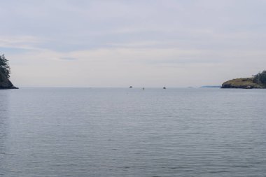 Bowman Bay, Aldatma Geçidi Eyalet Parkı 'nın en popüler alanlarından biridir ve iyi bir nedeni vardır. Plajı, çok kalabalık hissetmeden aldığı trafiğe uyum sağlayacak kadar geniştir. Ve tüm ailenin yapabileceği bir sürü şey var, oyundan.