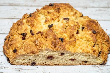 Soda ekmeği geleneksel olarak sodyum bikarbonat (