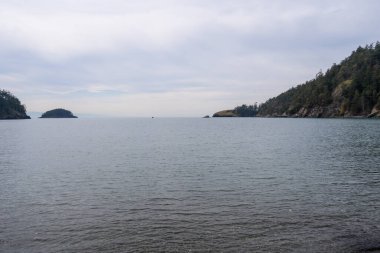 Bowman Bay, Aldatma Geçidi Eyalet Parkı 'nın en popüler alanlarından biridir ve iyi bir nedeni vardır. Plajı, çok kalabalık hissetmeden aldığı trafiğe uyum sağlayacak kadar geniştir. Ve tüm ailenin yapabileceği bir sürü şey var, oyundan.