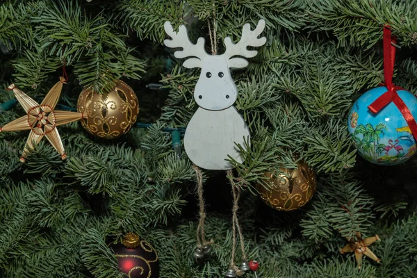 Enfeites Natal São Decorações Geralmente Feitas Vidro Metal Madeira Cerâmica — Fotografia de Stock